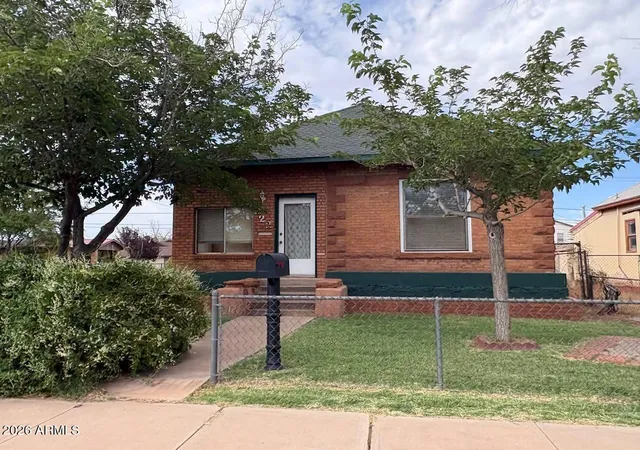 1st image of 222 W Fourth St, Winslow, AZ 86047 | MLS# 7052297