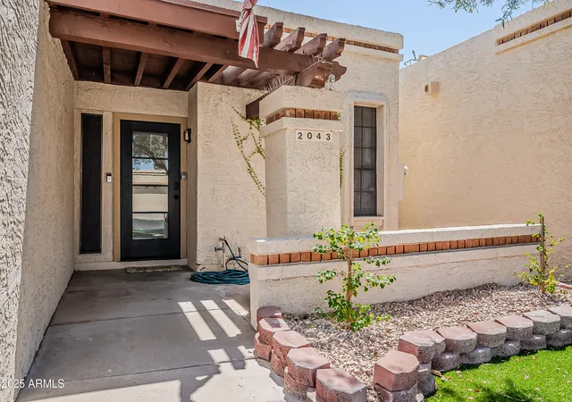 Photo 3 of Single family home for sale at 2043 W Nopal Ave, Mesa, AZ 85202 | MLS# 7052239 | Listing updated on 2026-08-30