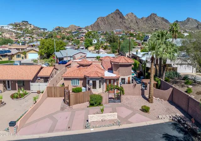 1st image of 1450 E Royal Palm Rd, Phoenix, AZ 85020 | MLS# 7052004