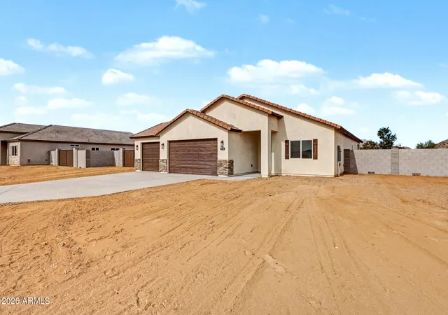 Photo 3 of Single family home for sale at 9745 W Appaloosa Trl, Casa Grande, AZ 85194 | MLS# 7051958 | Listing updated on 2026-08-26