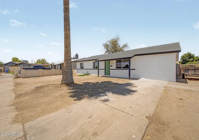 Photo 2 of Single family home for sale at 7254 W Wolf St, Phoenix, AZ 85033 | MLS# 7051913 | Listing updated on 2026-09-03
