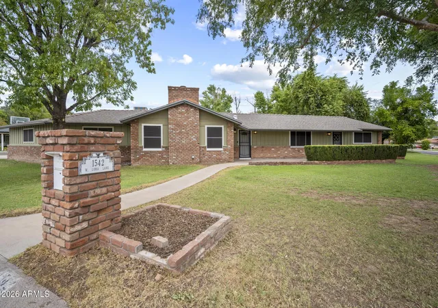 Photo 1 of Sale Pending at 1542 W Loma Ln, Phoenix, AZ 85021 | MLS# 7057440 | Listing updated on 2026-09-18