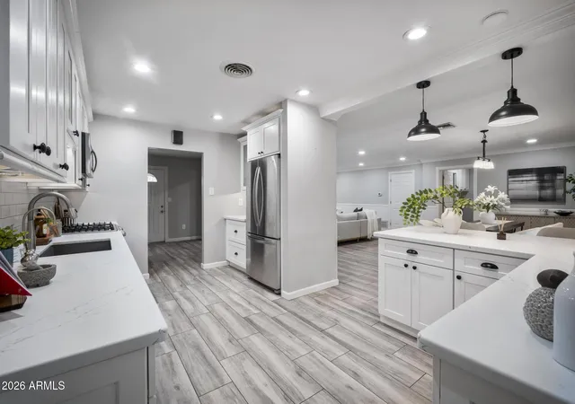 Photo 3 of Sale Pending at 1542 W Loma Ln, Phoenix, AZ 85021 | MLS# 7057440 | Listing updated on 2026-09-18