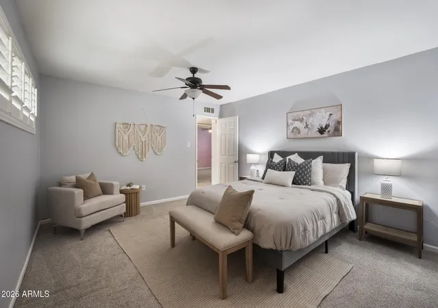 Photo 4 of Sale Pending at 1542 W Loma Ln, Phoenix, AZ 85021 | MLS# 7057440 | Listing updated on 2026-09-18