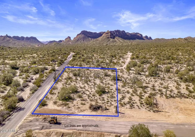 2nd image of 28450 N Bison Ln, San Tan Valley, AZ 85144 | MLS# 7052039