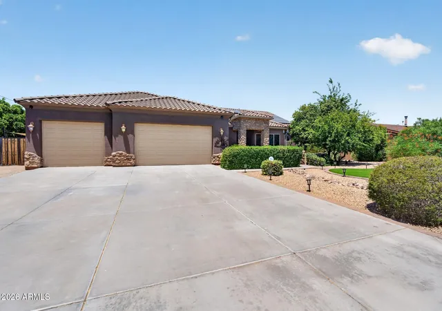 Photo 3 of Single family home for sale at 3638 E Tierra Buena Ln, Phoenix, AZ 85032 | MLS# 7052413 | Listing updated on 2026-08-24