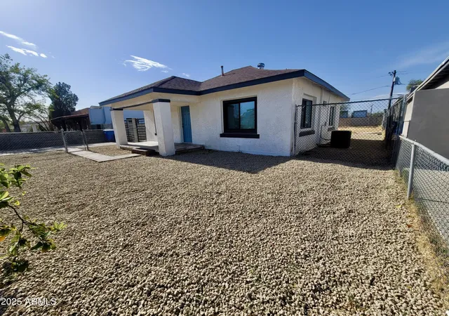 Photo 4 of Single family home for sale at 2112 N 24th Place, Phoenix, AZ 85008 | MLS# 7052087 | Listing updated on 2026-08-14