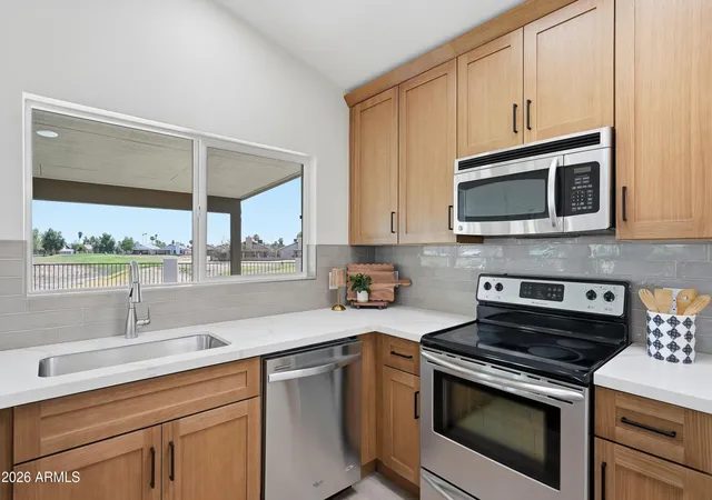 Photo 3 of Sale Pending at 8585 N 108th Drive, Peoria, AZ 85345 | MLS# 7052157 | Listing updated on 2026-09-11