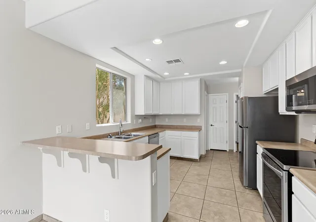 Photo 3 of Single family home for sale at 32933 N Double Bar Rd, San Tan Valley, AZ 85144 | MLS# 7054161 | Listing updated on 2026-10-07