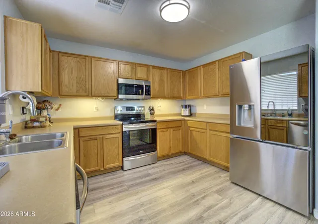 Photo 4 of Single family home for sale at 40110 N Thoroughbred Way, San Tan Valley, AZ 85140 | MLS# 7052677 | Listing updated on 2026-09-18