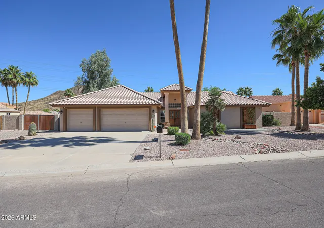 Photo 2 of Single family home for sale at 5542 W Northwood Dr, Glendale, AZ 85310 | MLS# 7060053 | Listing updated on 2026-08-28