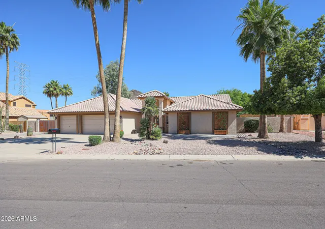 Photo 3 of Single family home for sale at 5542 W Northwood Dr, Glendale, AZ 85310 | MLS# 7060053 | Listing updated on 2026-08-28