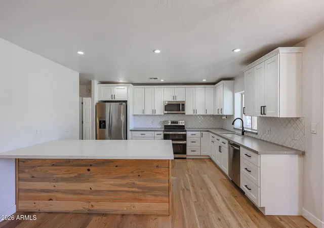 Photo 4 of Single family home for sale at 5542 W Northwood Dr, Glendale, AZ 85310 | MLS# 7060053 | Listing updated on 2026-08-28