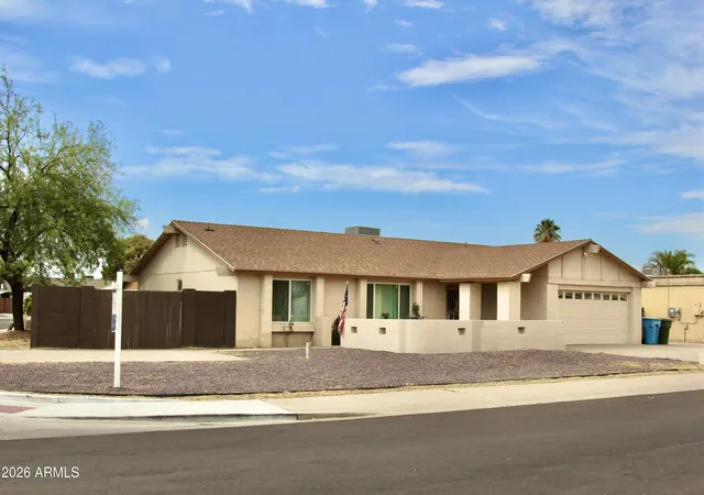 Photo 2 of Single family home for sale at 3941 W Desert Hills Dr, Phoenix, AZ 85029 | MLS# 7052247 | Listing updated on 2026-08-29