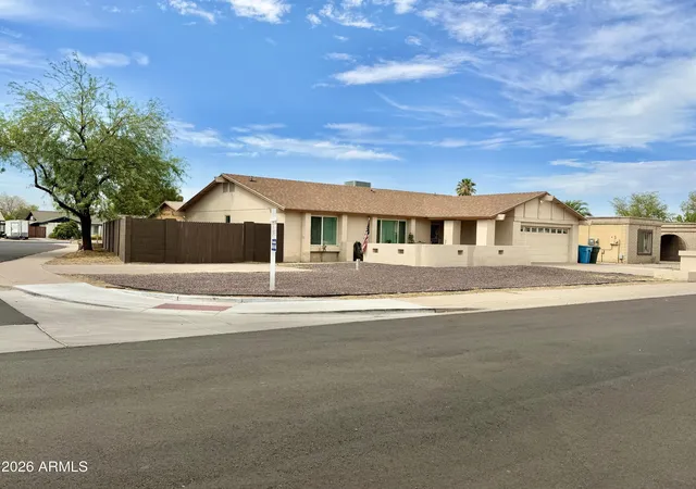 Photo 3 of Single family home for sale at 3941 W Desert Hills Dr, Phoenix, AZ 85029 | MLS# 7052247 | Listing updated on 2026-08-29