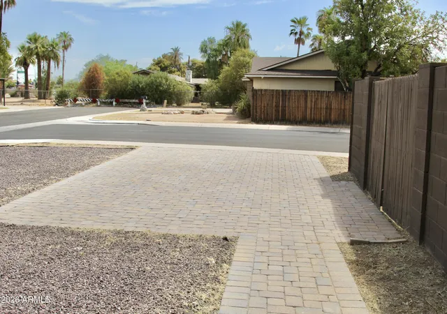 Photo 3 of Single family home for sale at 3941 W Desert Hills Dr, Phoenix, AZ 85029 | MLS# 7052247 | Listing updated on 2026-08-29