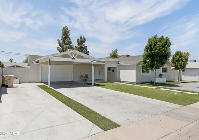 Photo 3 of Single family home for sale at 6139 W Colter St, Glendale, AZ 85301 | MLS# 7052296 | Listing updated on 2026-10-06