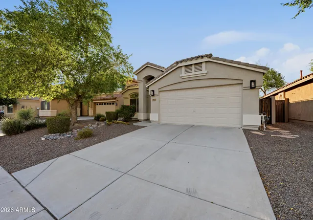 Photo 3 of Single family home for sale at 2928 E Shady Spring Trl, Phoenix, AZ 85024 | MLS# 7054792 | Listing updated on 2026-10-08