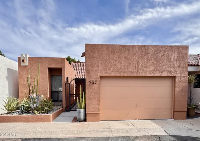 Photo 1 of Single family home for sale at 237 W Denton Ln, Phoenix, AZ 85013 | MLS# 7052883 | Listing updated on 2026-08-11