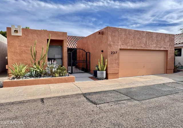 Photo 2 of Single family home for sale at 237 W Denton Ln, Phoenix, AZ 85013 | MLS# 7052883 | Listing updated on 2026-08-11