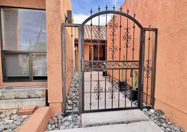 Photo 3 of Single family home for sale at 237 W Denton Ln, Phoenix, AZ 85013 | MLS# 7052883 | Listing updated on 2026-08-11