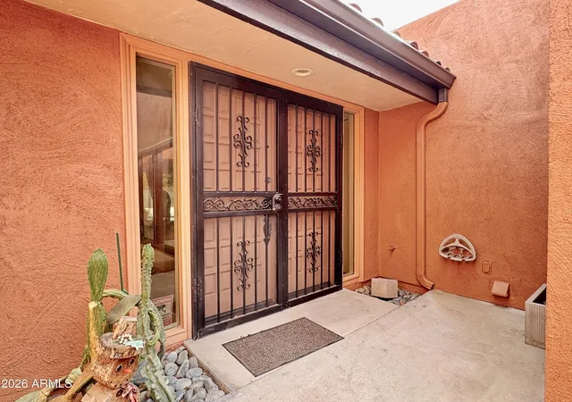 Photo 4 of Single family home for sale at 237 W Denton Ln, Phoenix, AZ 85013 | MLS# 7052883 | Listing updated on 2026-08-11