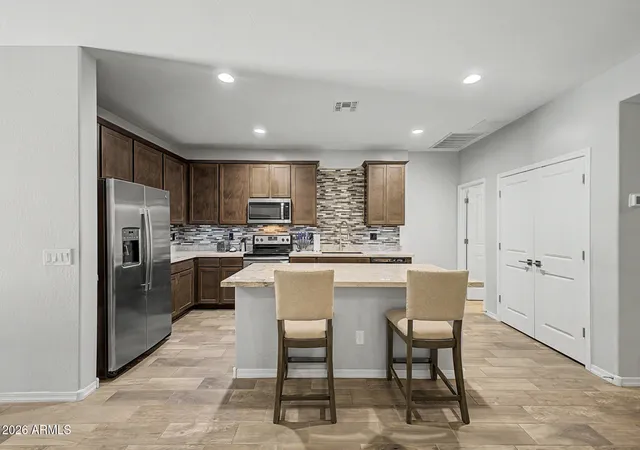 Photo 4 of Single family home for sale at 7518 S 28th Place, Phoenix, AZ 85042 | MLS# 7052486 | Listing updated on 2026-09-10