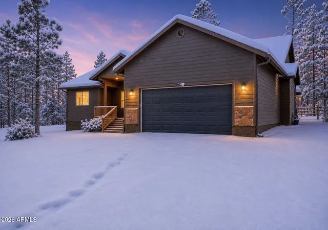 Photo 3 of Single family home for sale at 2554 S Willow Way, Pinetop, AZ 85935 | MLS# 7054770 | Listing updated on 2026-09-11