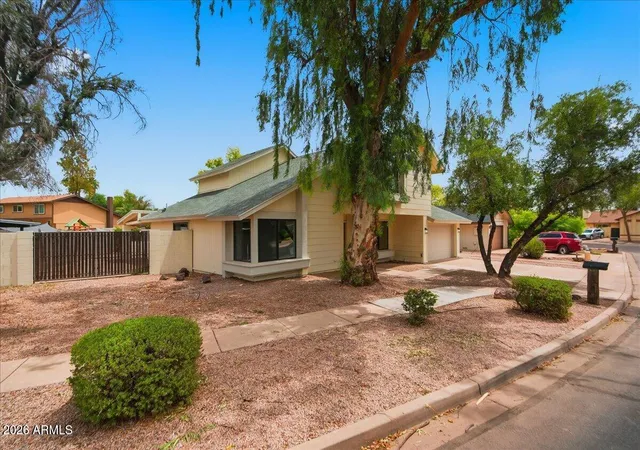 3rd image of 1865 S Ash Cir, Mesa, AZ 85202 | MLS# 7052997