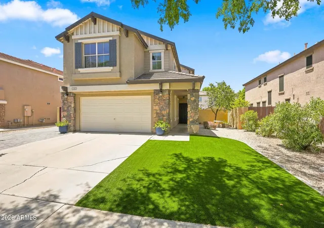 Photo 3 of Single family home for sale at 1562 S Sabino Ct, Gilbert, AZ 85296 | MLS# 7056205 | Listing updated on 2026-09-06