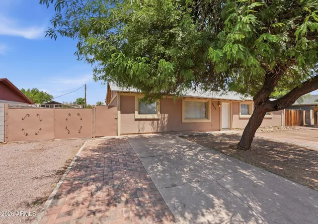 3rd image of 2964 N 53Rd Dr, Phoenix, AZ 85031 | MLS# 7062351