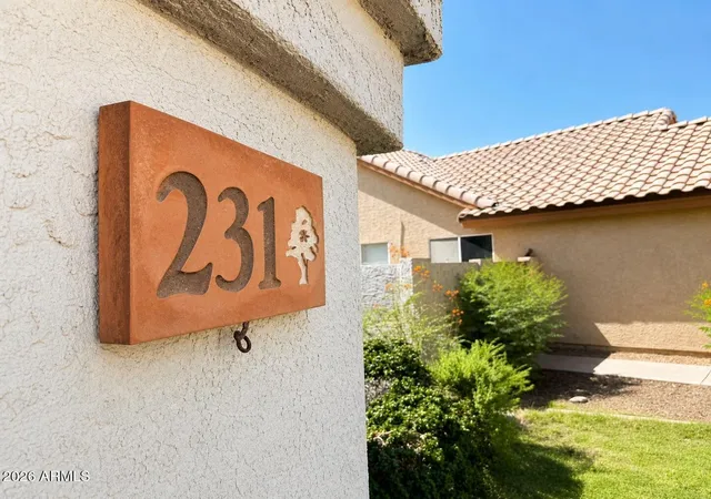 Photo 2 of Single family home for sale at 231 N Leoma Ct, Chandler, AZ 85225 | MLS# 7052878 | Listing updated on 2026-09-17