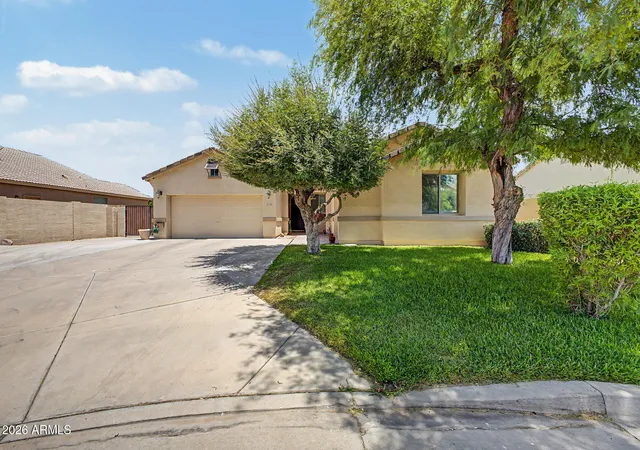 Photo 2 of Single family home for sale at 1300 E Bosi Ct, San Tan Valley, AZ 85140 | MLS# 7053028 | Listing updated on 2026-10-19