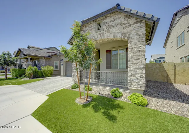 Photo 2 of Sale Pending at 2082 E Oriole Dr, Gilbert, AZ 85297 | MLS# 7053224 | Listing updated on 2026-08-11