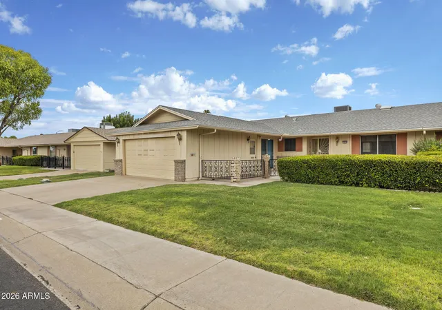 2nd image of 10432 W Desert Forest Cir, Sun City, AZ 85351 | MLS# 7054729