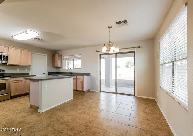 Photo 4 of Single family home for sale at 1877 N Greenway Ln, Casa Grande, AZ 85122 | MLS# 7053340 | Listing updated on 2026-10-30