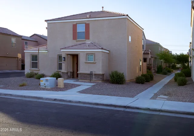 Photo 2 of Single family home for sale at 8236 W Albeniz Pl, Phoenix, AZ 85043 | MLS# 7056485 | Listing updated on 2026-09-03