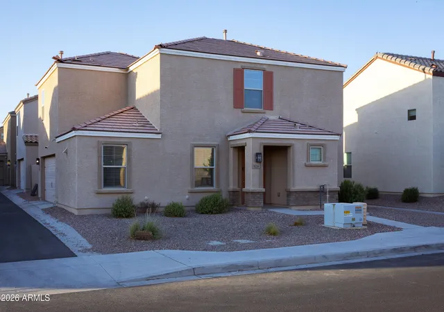 Photo 3 of Single family home for sale at 8236 W Albeniz Pl, Phoenix, AZ 85043 | MLS# 7056485 | Listing updated on 2026-09-03