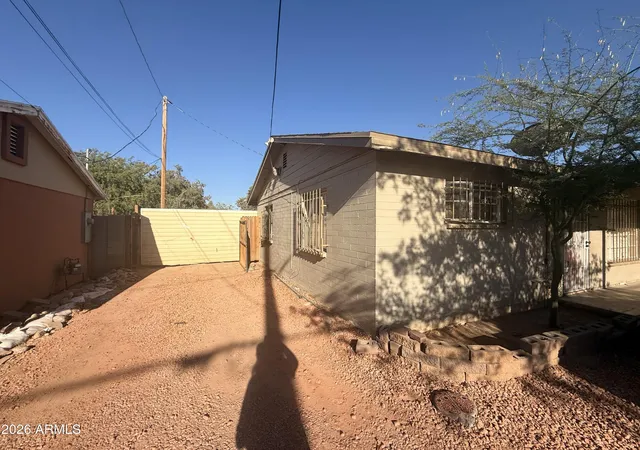 Homes for sale in Phoenix, AZ | 5431 S 5Th St, Phoenix, AZ 85040 | MLS# 7053114