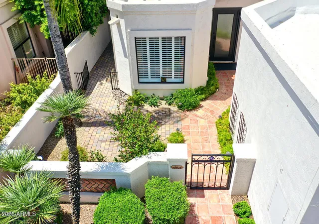 Photo 2 of Townhouse for sale at 10075 E Turquoise Ave, Scottsdale, AZ 85258 | MLS# 7053334 | Listing updated on 2026-08-11