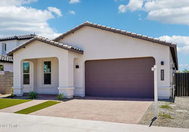 Photo 2 of Sale Pending at 7951 W Loma Ln, Peoria, AZ 85345 | MLS# 7053635 | Listing updated on 2026-10-21