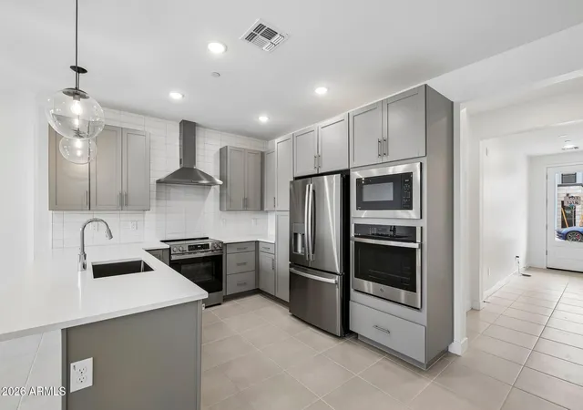 Photo 2 of Sale Pending at 5428 S 35th Way, Phoenix, AZ 85040 | MLS# 7053470 | Listing updated on 2026-09-15