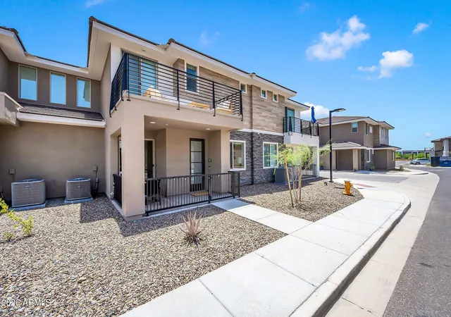 2nd image of 2121 W Sonoran Desert Dr #97, Phoenix, AZ 85085 | MLS# 7055590