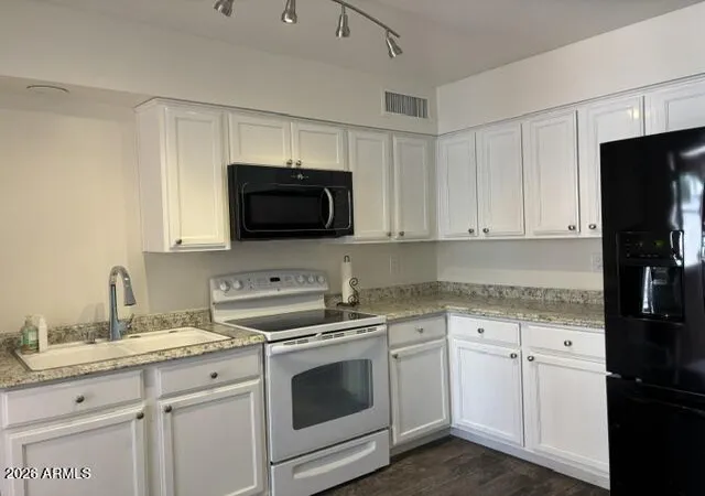 Photo 3 of Townhouse for sale at 909 N Revere St #F, Mesa, AZ 85201 | MLS# 7056420 | Listing updated on 2026-08-26