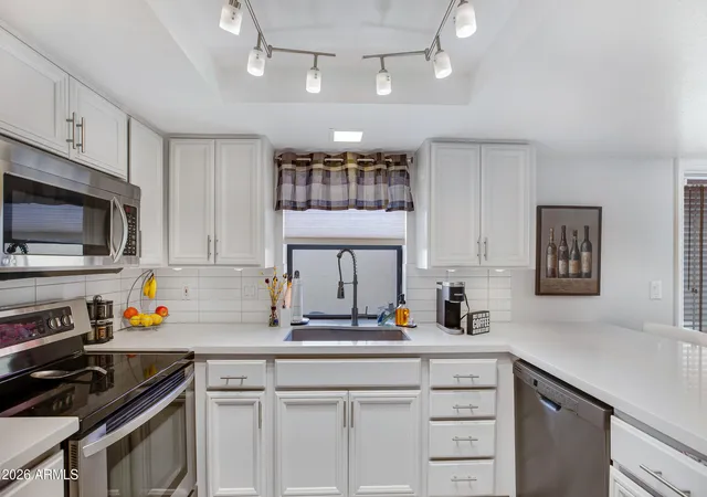 Photo 4 of Townhouse for sale at 6502 N 10th Place, Phoenix, AZ 85014 | MLS# 7053552 | Listing updated on 2026-09-12