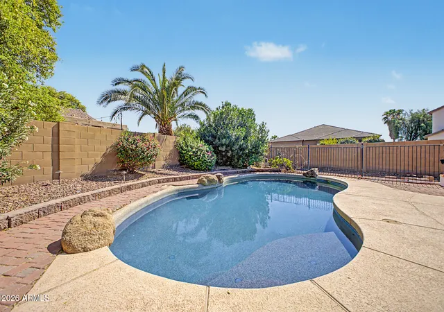 Photo 3 of Sale Pending at 8602 W Helen Ln, Glendale, AZ 85305 | MLS# 7066315 | Listing updated on 2026-09-24