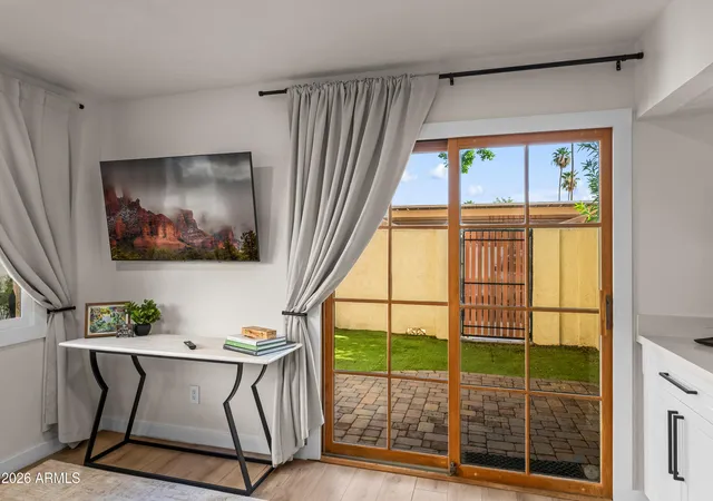 Photo 4 of Townhouse for sale at 7901 E Keim Dr, Scottsdale, AZ 85250 | MLS# 7055759 | Listing updated on 2026-09-14