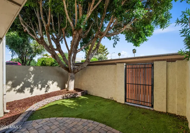 Photo 3 of Townhouse for sale at 7901 E Keim Dr, Scottsdale, AZ 85250 | MLS# 7055759 | Listing updated on 2026-09-14