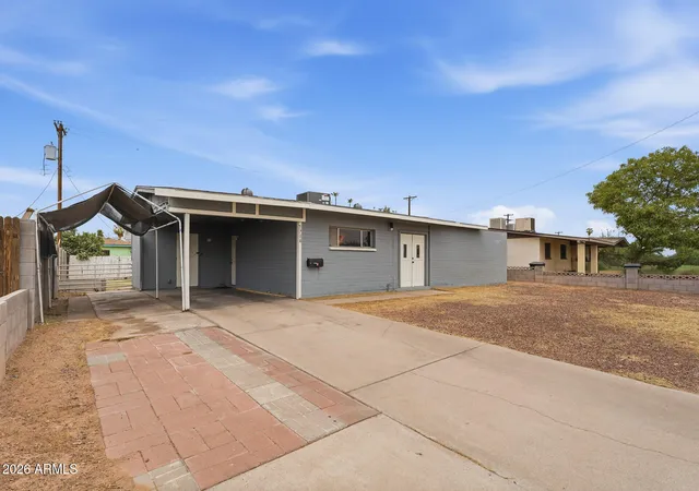 2nd image of 7714 W Mitchell Dr, Phoenix, AZ 85033 | MLS# 7055521