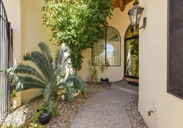 Photo 2 of Single family home for sale at 2012 E Northview Ave, Phoenix, AZ 85020 | MLS# 7054056 | Listing updated on 2026-09-13